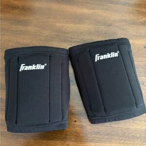 Franklin Black Knee Pads for Women EUC OSFM sport knee pads